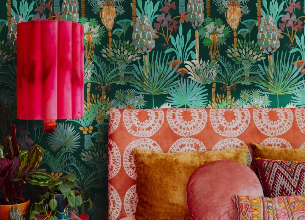 jungle print wallpaper in bedroom