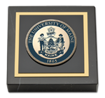 The University of Maine Orono paperweight - Masterpiece Medallion Paperweight