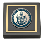 University of Southern Maine paperweight - Masterpiece Medallion Paperweight