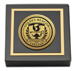 Goldey-Beacom College paperweight - Gold Engraved Medallion Paperweight