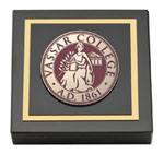 Vassar College paperweight - Masterpiece Medallion Paperweight