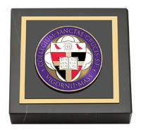 College of the Holy Cross paperweight - Masterpiece Medallion Paperweight